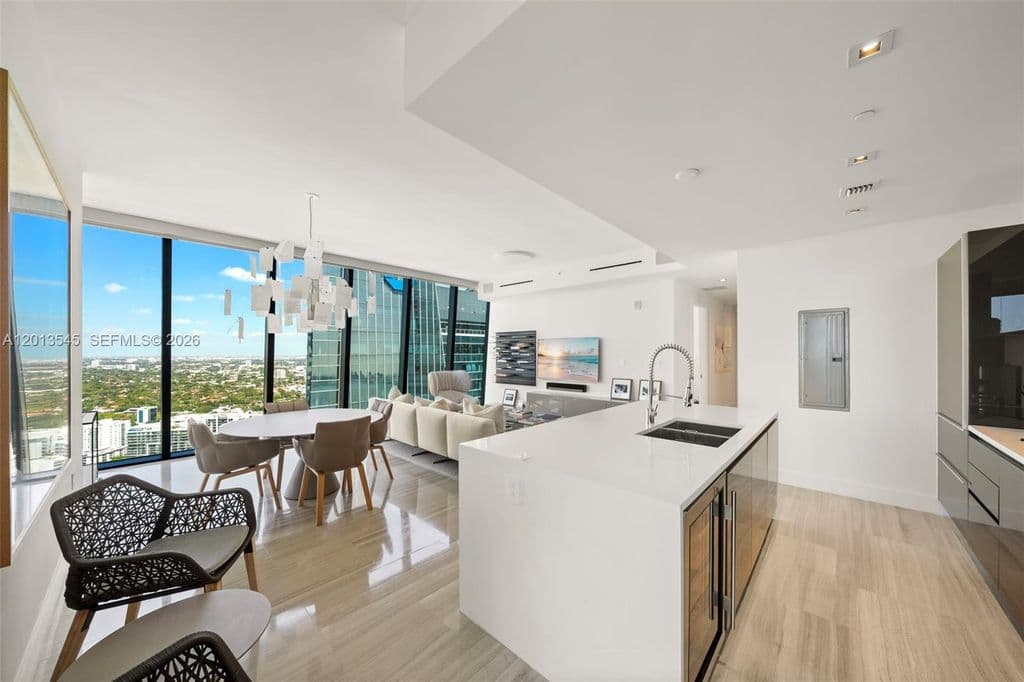 2+1 Condo — 1451 Brickell Ave Unit 4103