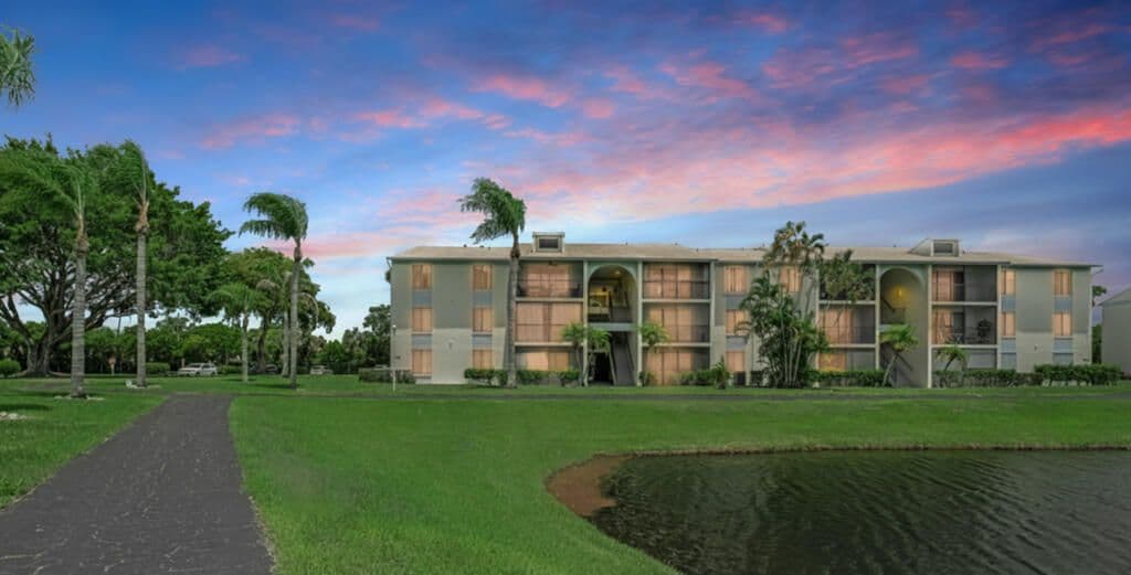 2-bedroom Condo — 1112 GREEN PINE Boulevard #G3