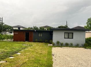 4-bedroom Single-Family Home — 5000 SW 26th Ave, Fort Lauderdale, 33312