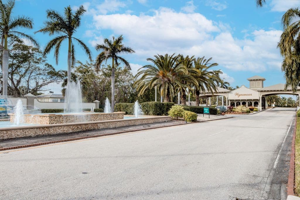 2+1 Condo — 1204 BAHAMA Bend #B2