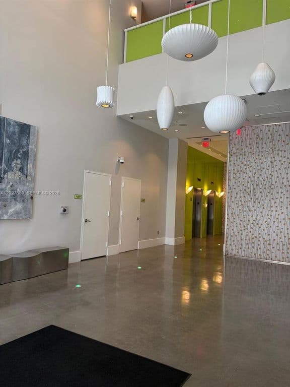2-bedroom Condo — 133 NE 2nd Ave APT 913