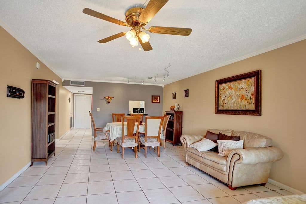 2+1 Condo — 8801 NW 38th Drive #204b