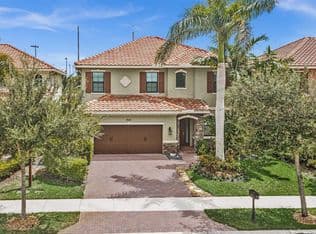 4-bedroom Single-Family Home — 7510 NW 108th Avenue, Parkland, 33076
