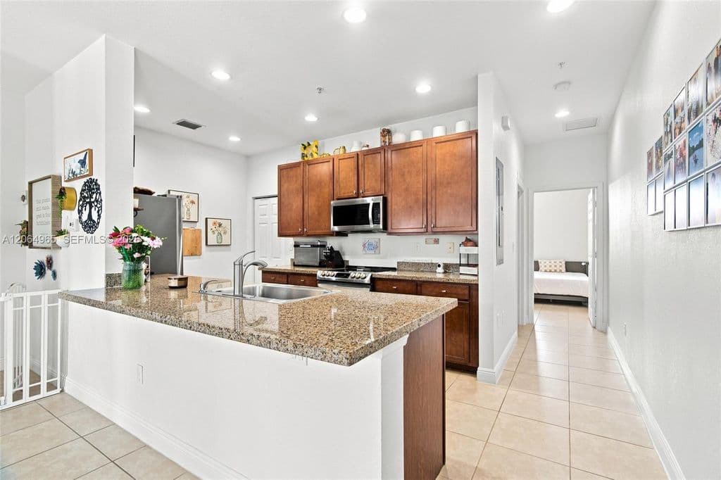 3-bedroom Property — 1075 SW 147th Ave #5601