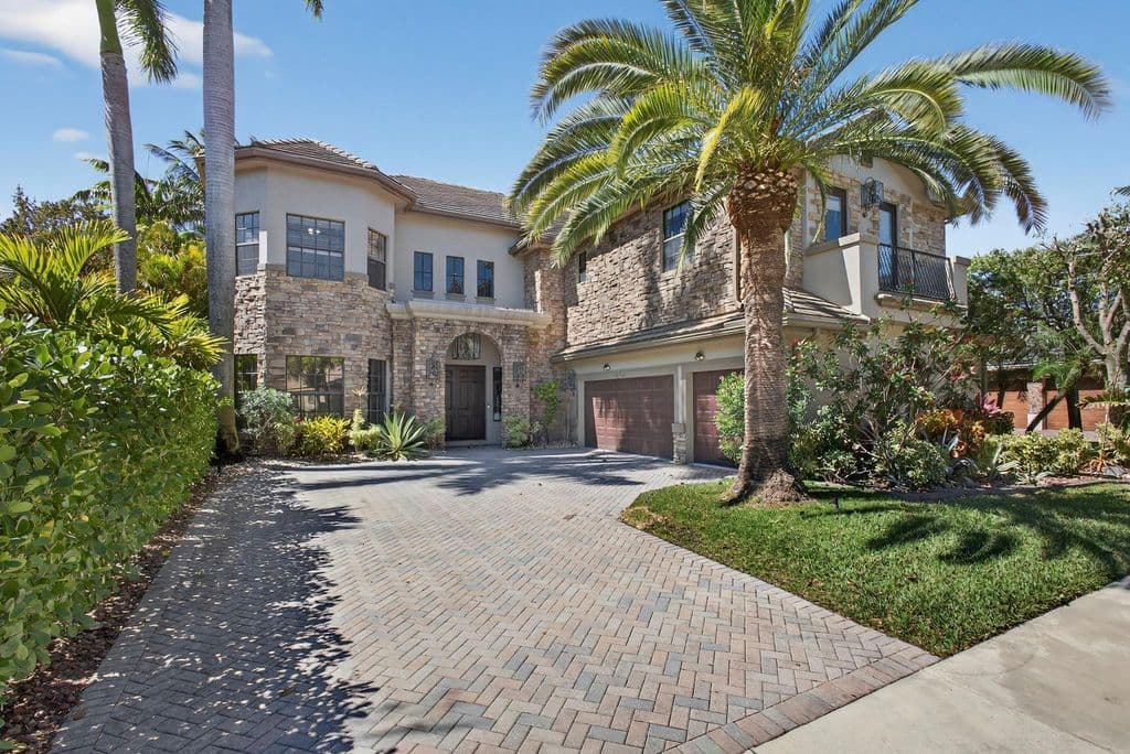 6-bedroom Single-Family Home — 10468 Trianon Place