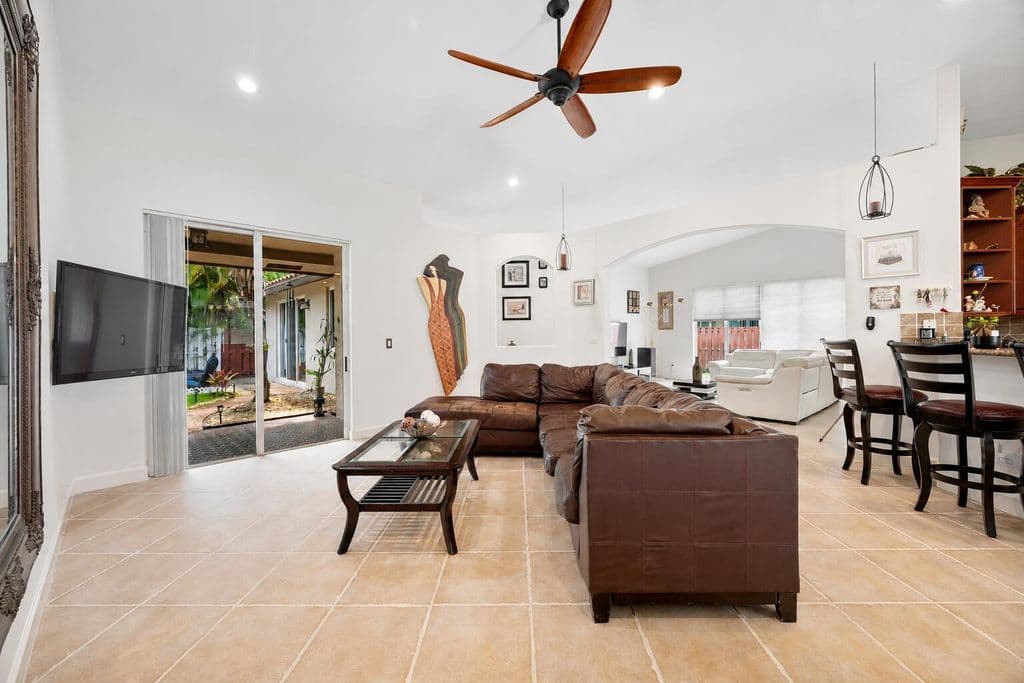 4-bedroom Single-Family Home — 14520 SW 37th Street