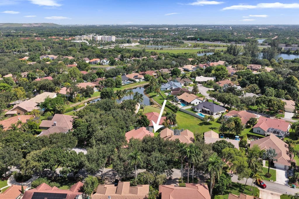 4+1 Müstakil ev — 6020 NW 61ST Manor