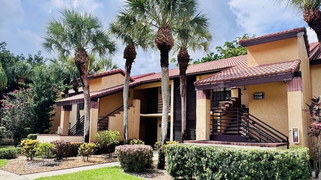 2+1 Condo — 11190 Aspen Glen Drive