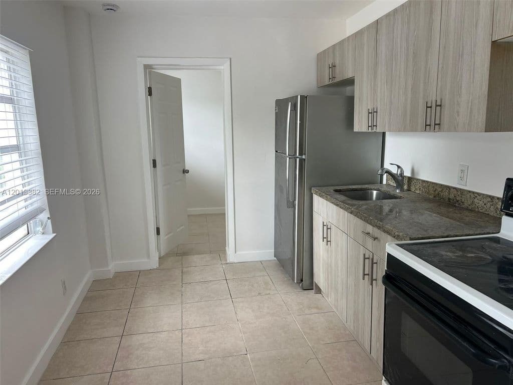 5-bedroom Property — 4245 NW 24th Ave