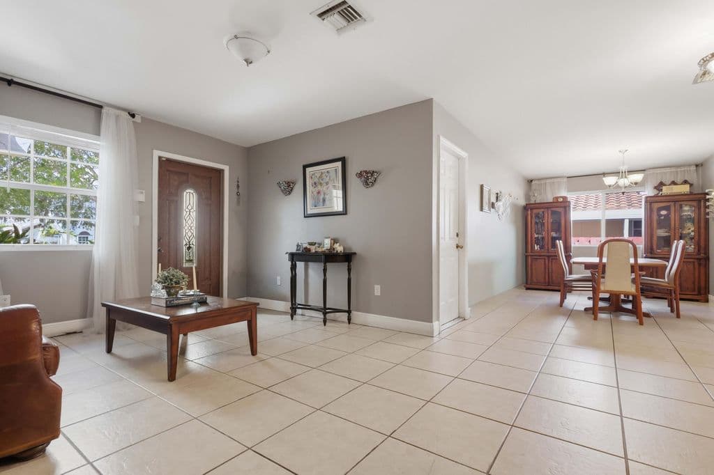 3+1 Müstakil ev — 20233 SW 85th Court