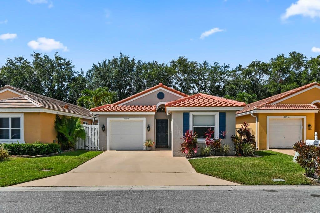 3+1 Müstakil ev — 5690 Green Island Drive