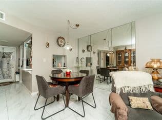 2-bedroom Condo — 2811 N Pine Island Rd APT 102, Sunrise, 33322
