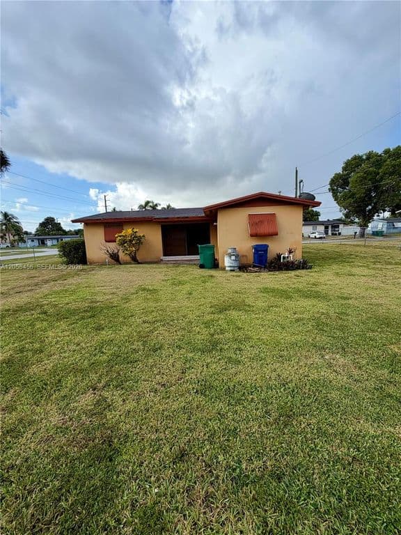 3+1 Müstakil ev — 10701 SW 149th St