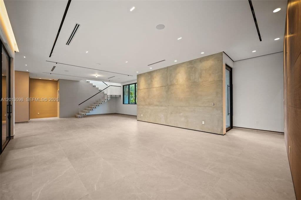 6+1 Müstakil ev — 7740 SW 52nd Ave