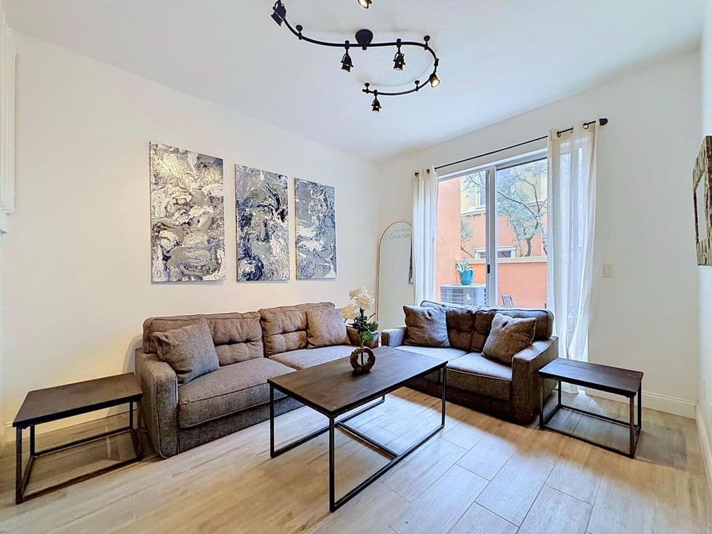 3-bedroom Property — 2154 Anchor Court