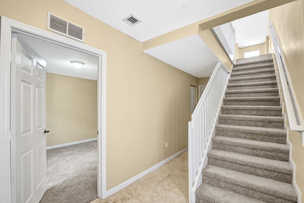 3-bedroom Property — 2725 NE 8th Avenue #104