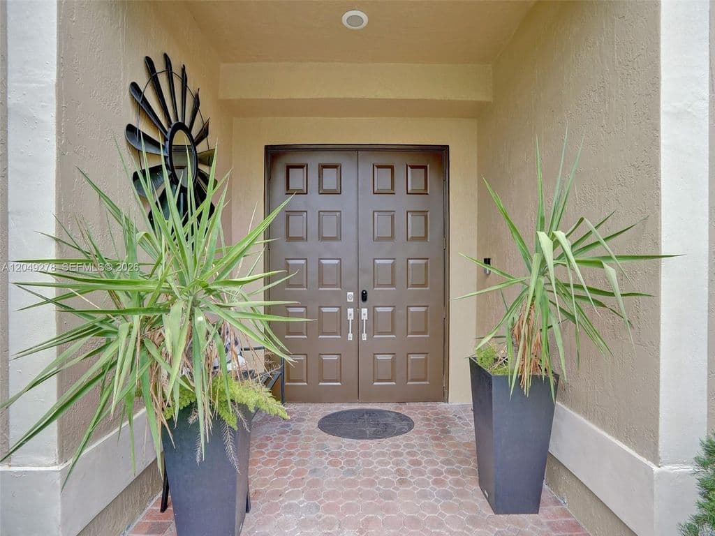 6-bedroom Single-Family Home — 303 NW 119th Dr