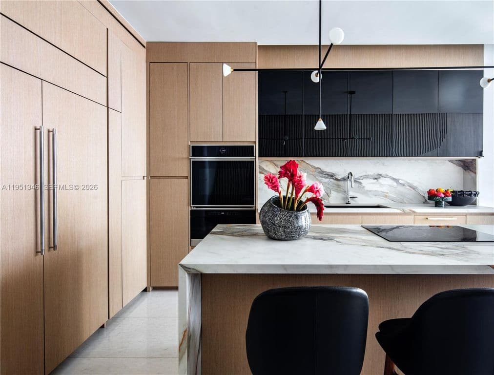 4-bedroom Property — 851 NE 1st Ave Unit 3411