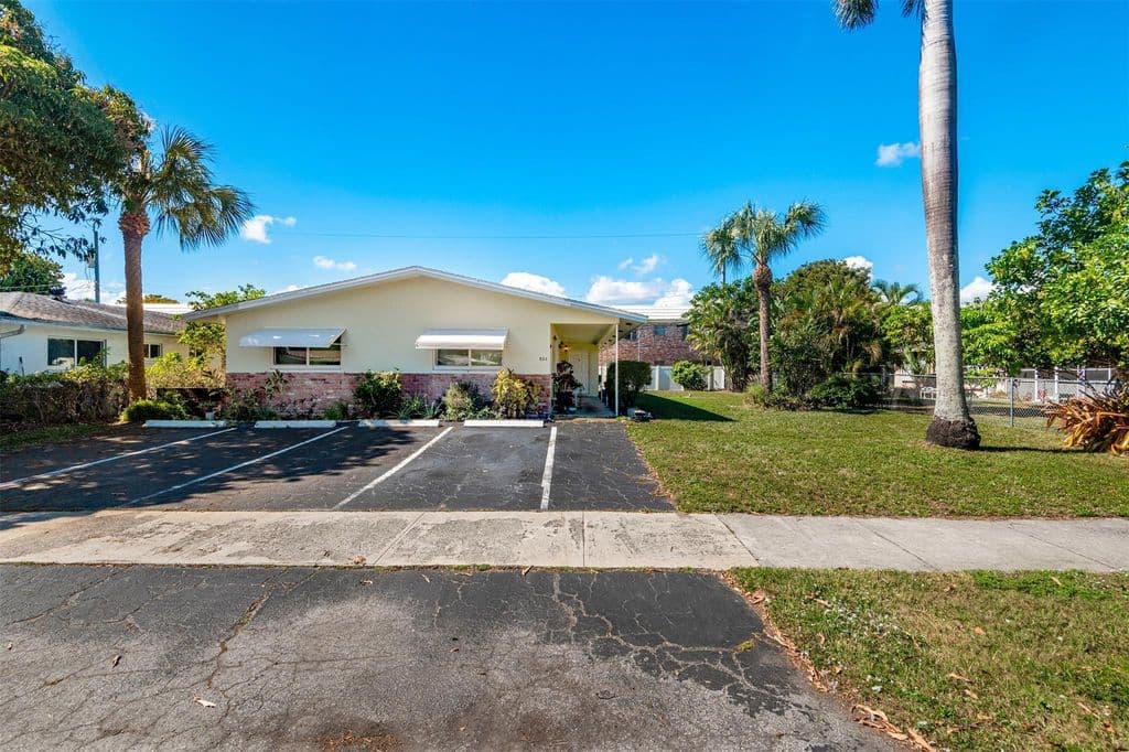 3-bedroom Property — 321 SE 1st Avenue