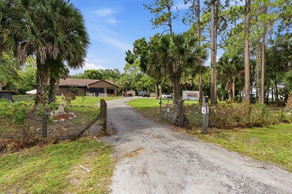 4-bedroom Single-Family Home — 16888 Hialeah Drive W