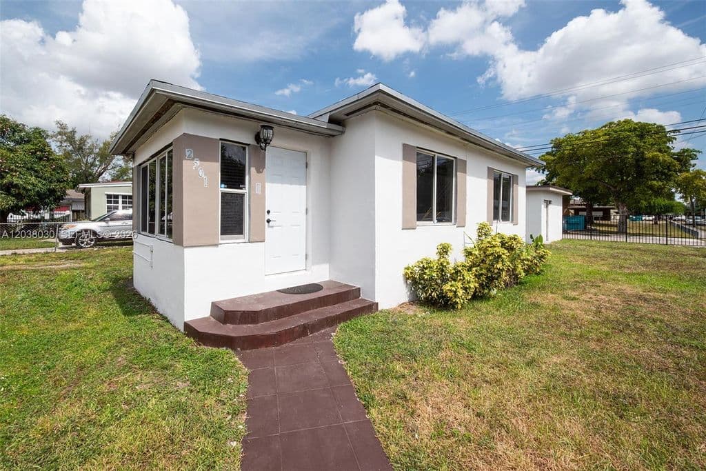 3-bedroom Single-Family Home — 2501 NW 55th Ter