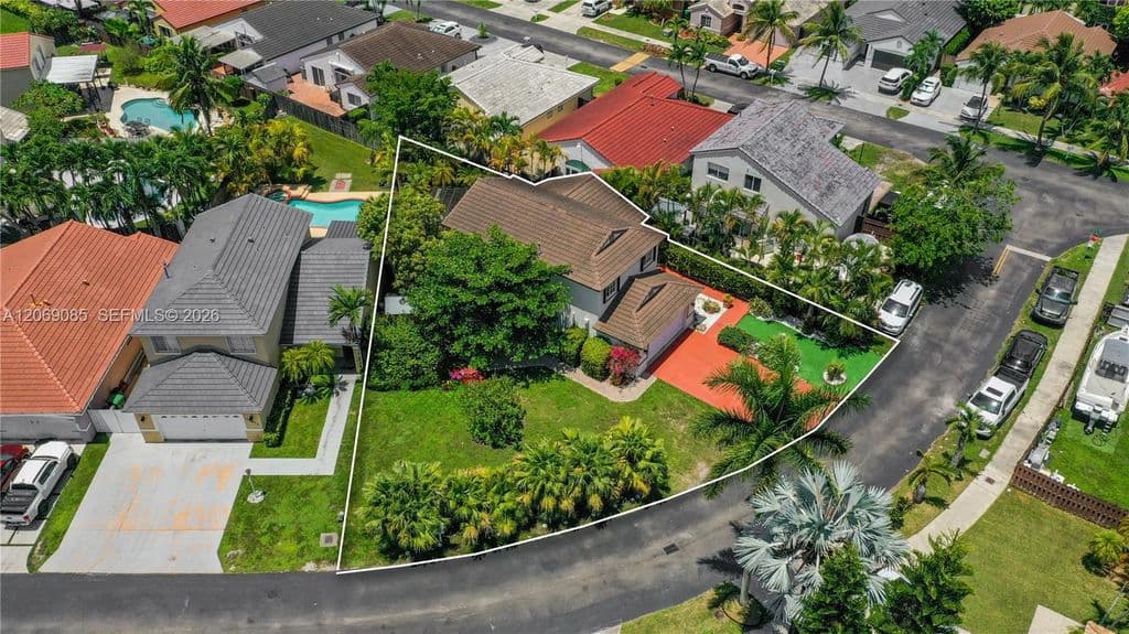 4-bedroom Single-Family Home — 15905 SW 83rd Ter