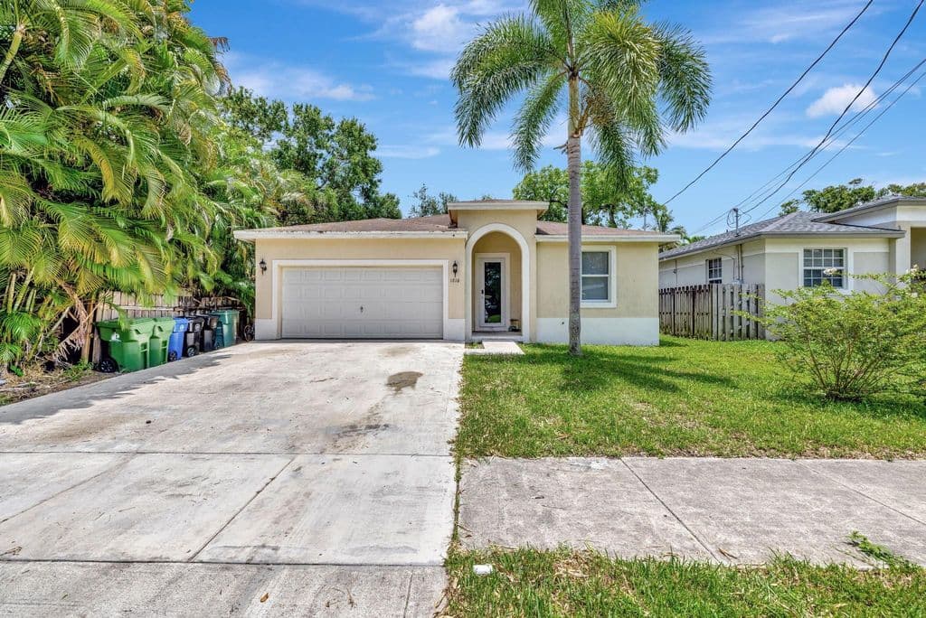 4-bedroom Single-Family Home — 1816 SW 21st Street