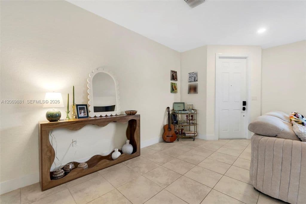 3+1 Mülk — 10615 W 34th Ct