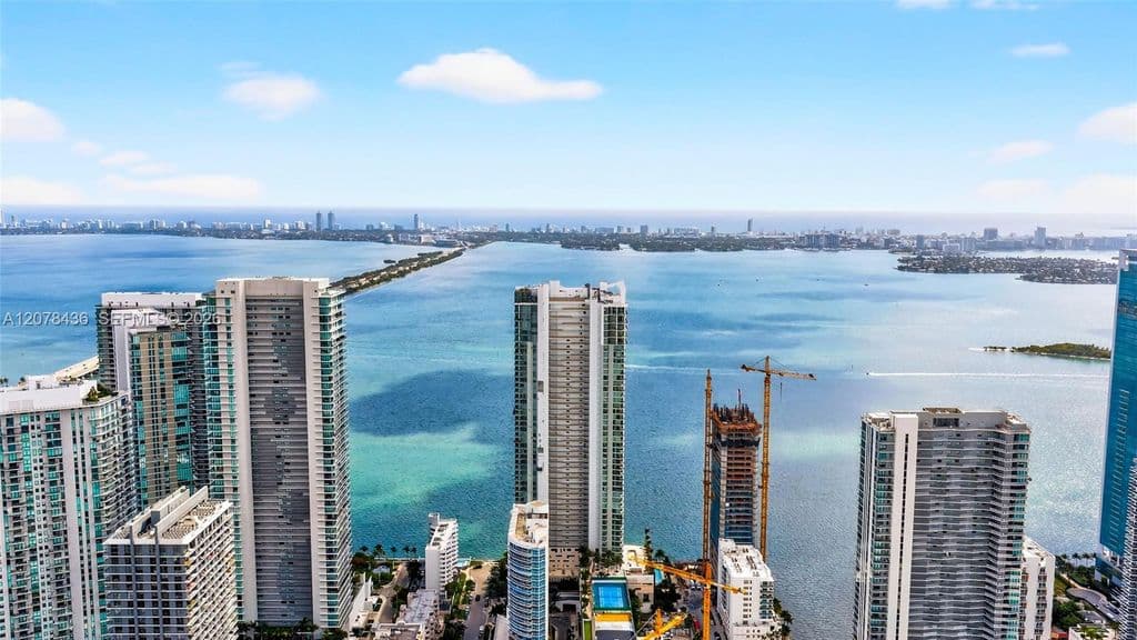 1+1 Condo — 2900 NE 7th Ave Unit 2209