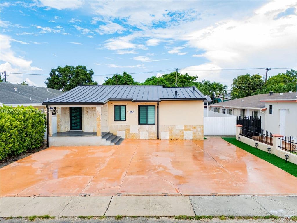 4+1 Müstakil ev — 233 W 39th Pl