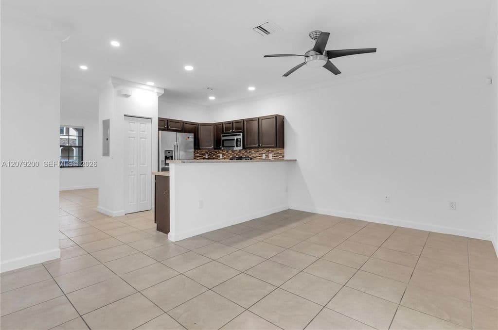 3-bedroom Property — 3202 SE 6th St