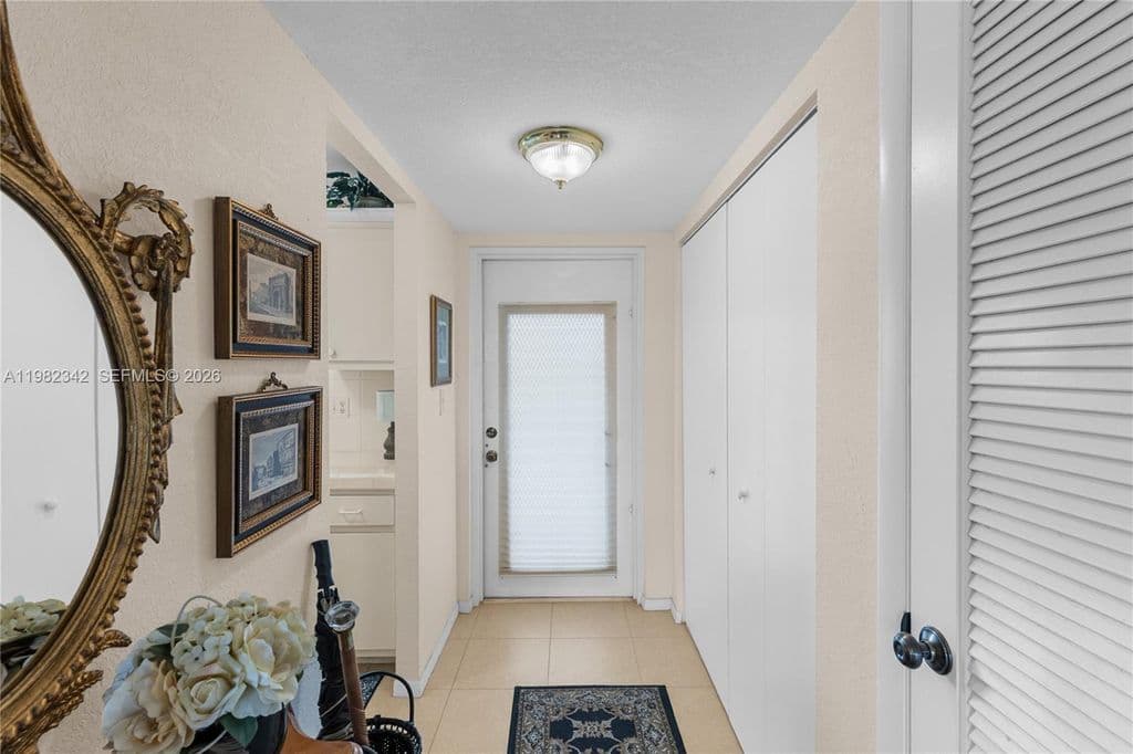 2+1 Condo — 8950 Sunrise Lakes Blvd APT 309