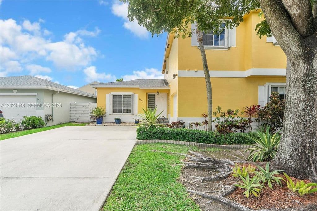 3+1 Müstakil ev — 14515 SW 139th Avenue Cir E