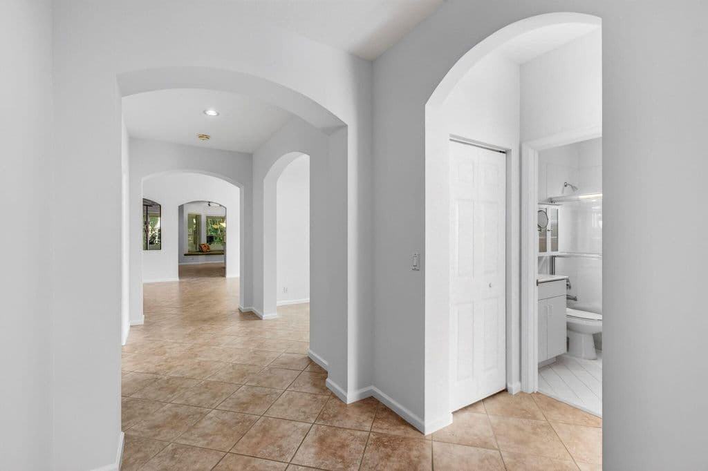 3-bedroom Single-Family Home — 6453 Emerald Breeze Way