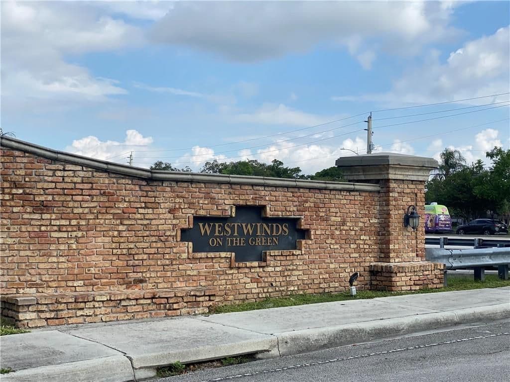 3-bedroom Condo — 191 Wimbledon Lakes Drive