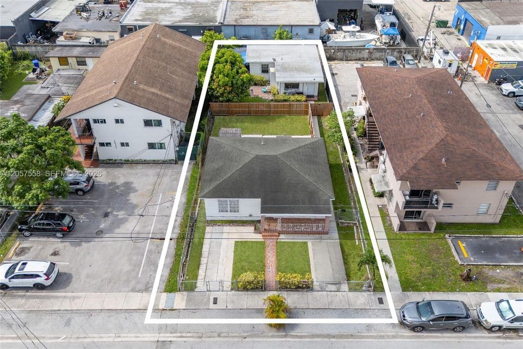 4-bedroom Property — 2624 NW 24th St