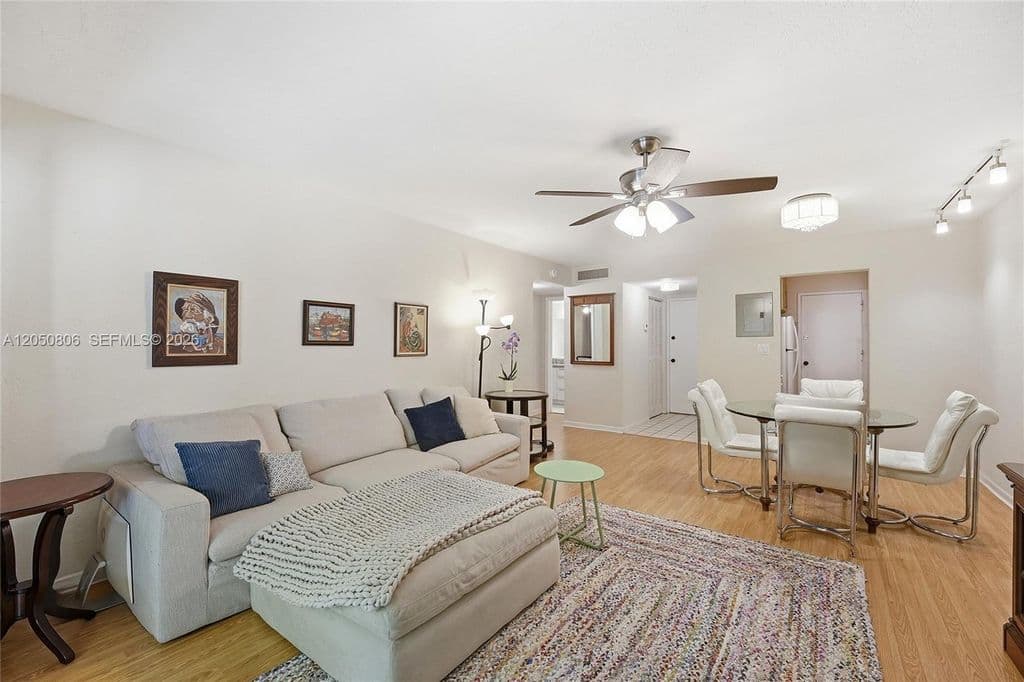 1+1 Condo — 1205 Mariposa Ave APT 403