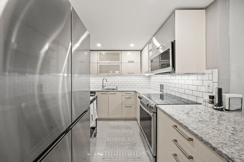 2+1 Condo — 336 Golfview Road #614