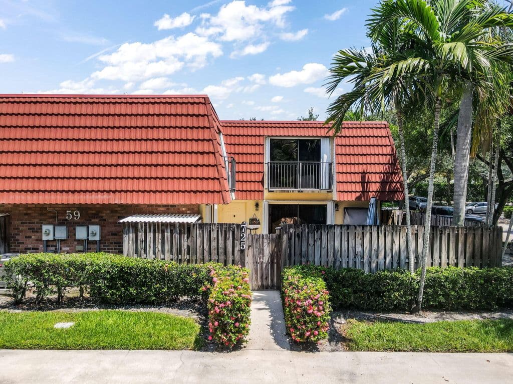 2+1 Mülk — 725 NW 99th Circle