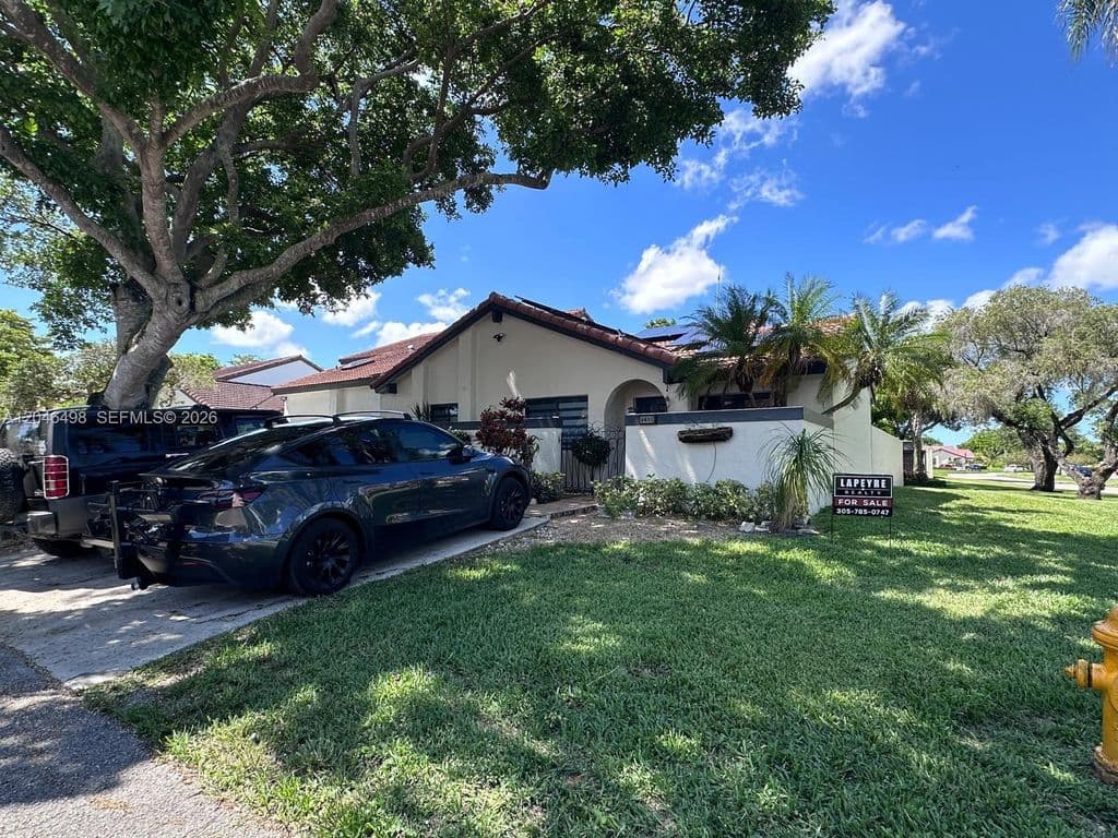 3-bedroom Property — 6633 NW 178th Ter