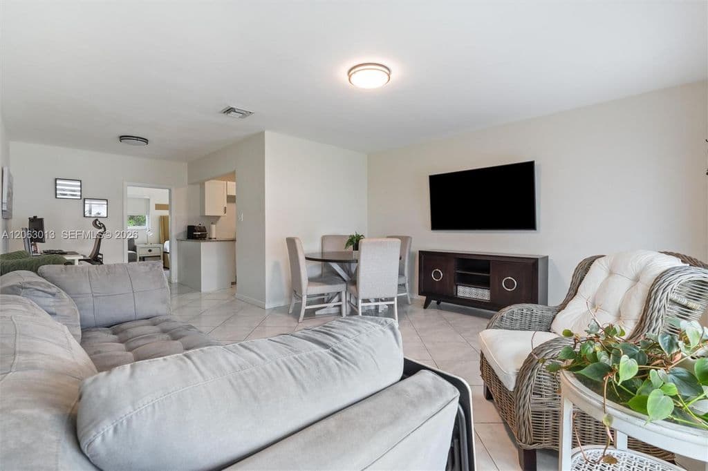 2+1 Müstakil ev — 5713 NW 87th Ave