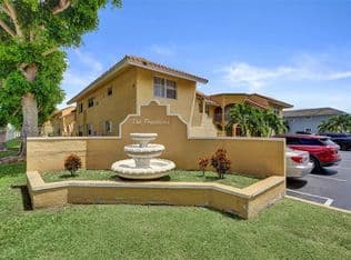 2+1 Condo — 15645 SW 74th Circle Dr #5-6, Miami, 33193