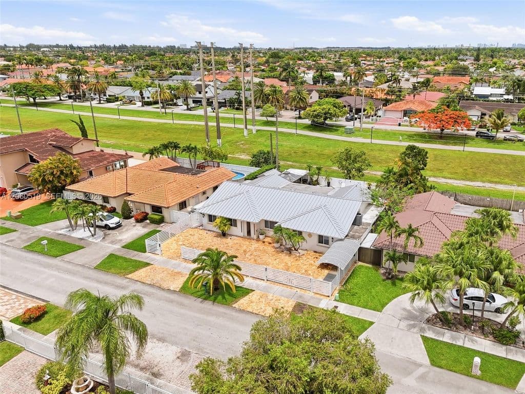 4-bedroom Single-Family Home — 323 NW 136th Pl