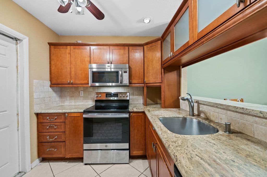 2-bedroom Condo — 5151 W Oakland Park Boulevard #309