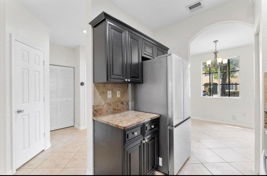 3-bedroom Property — 6051 SW 19TH Court
