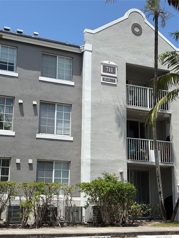 3+1 Condo — 711 SW 111th Way APT 202