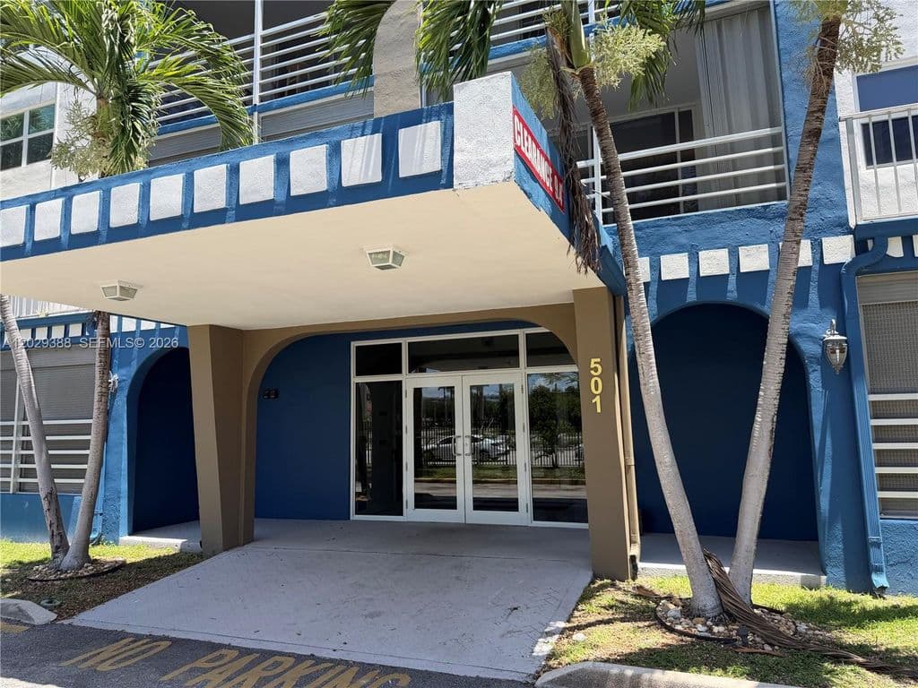 2+1 Condo — 501 E Dania Beach Blvd #5-4D