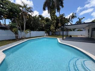 3+1 Müstakil ev — 9934 SW 195th St, Cutler Bay, 33157