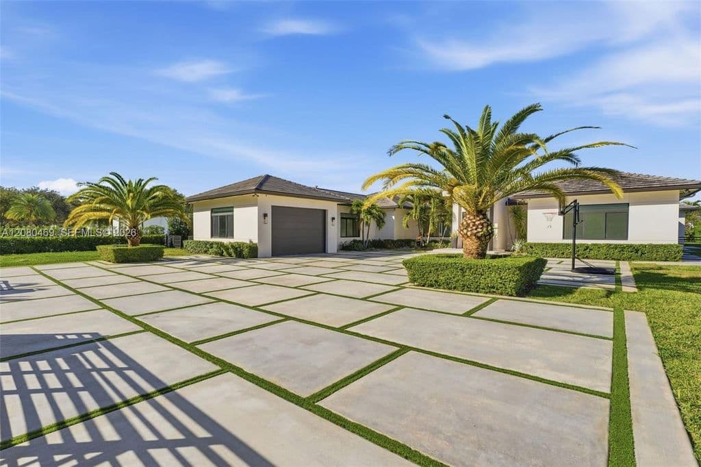 6+1 Müstakil ev — 10005 SW 66th St