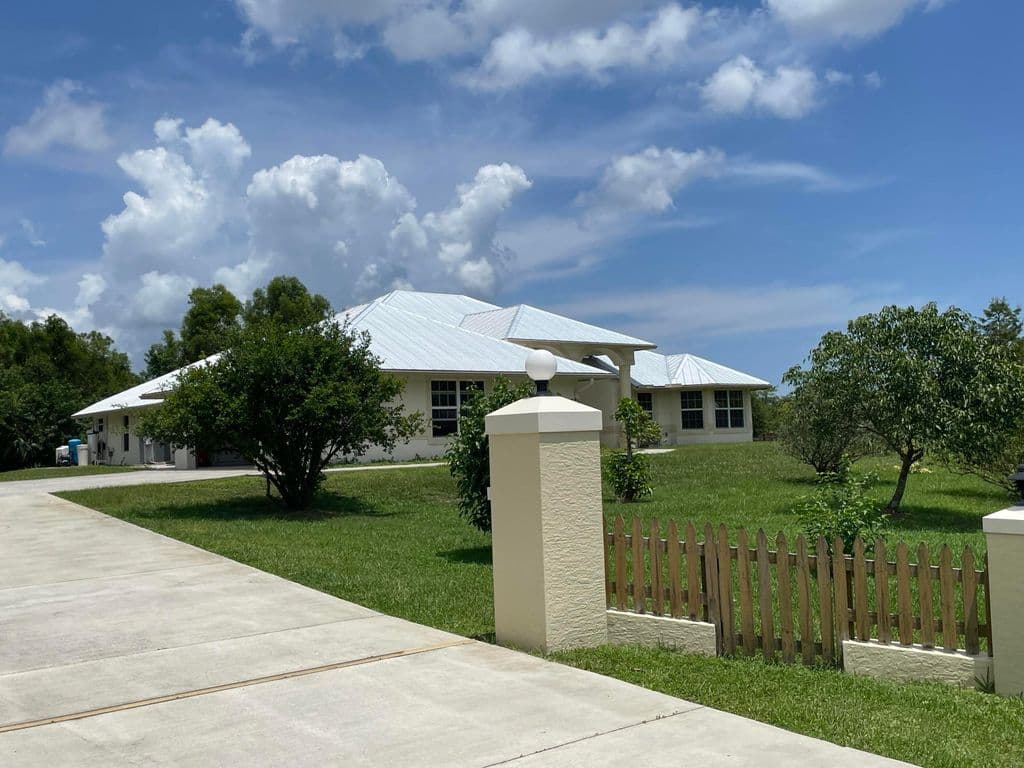 4-bedroom Single-Family Home — 12625 88TH Place N